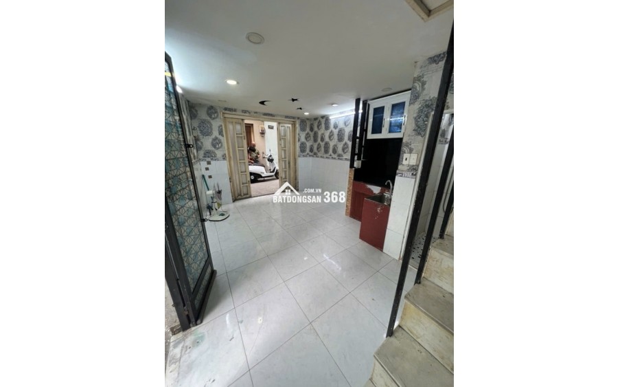 Bán nhà Âu Cơ 18m2 , 3 tầng 2PN SHR chỉ 2 tỷ 1